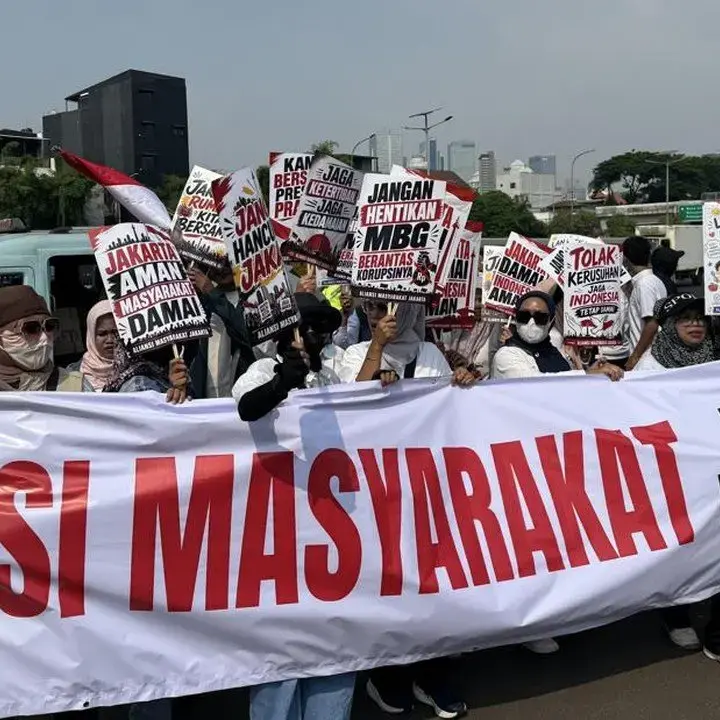 Aliansi Masyarakat Jakarta Serukan Kedamaian di Depan Gedung DPR
