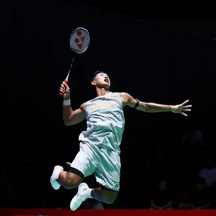 Alwi Farhan Melaju ke Babak Kedua Kejuaraan Dunia Bulu Tangkis 2026