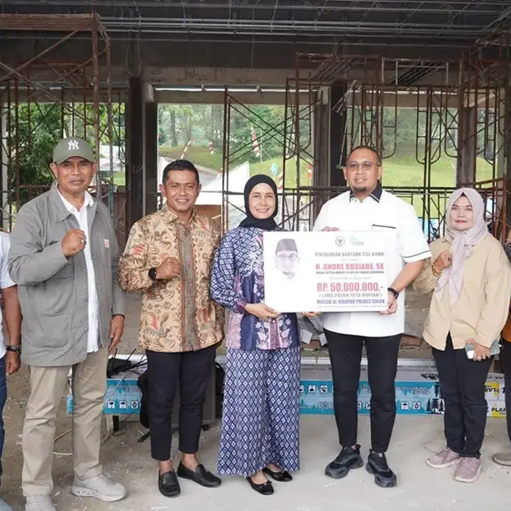 Andre Rosiade Sumbang Rp 50 Juta untuk Masjid Al-Hidayah di Solok, Siapkan Dana Tambahan