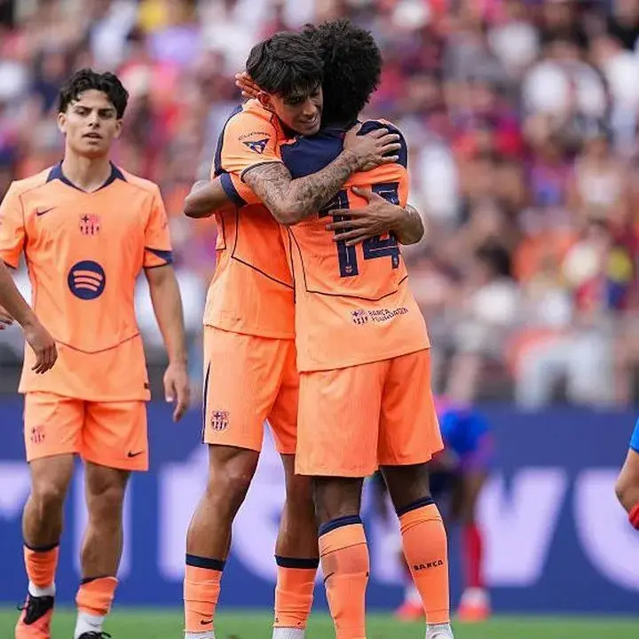 Barcelona Hadapi Elche Tanpa Penyerang Murni, Siapa Pilihan Hansi Flick?