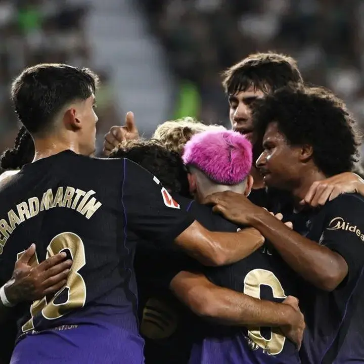 Barcelona Mengamuk 5-0, Hansi Flick Puji Permainan Tim dan Clean Sheet