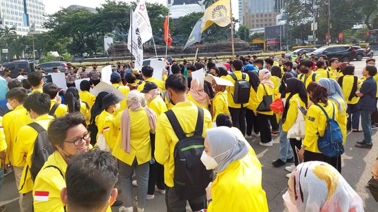 BEM UI Gelar Aksi di Bundaran HI, Pertanyakan Makna Kemerdekaan dan Tuntut 8 Poin