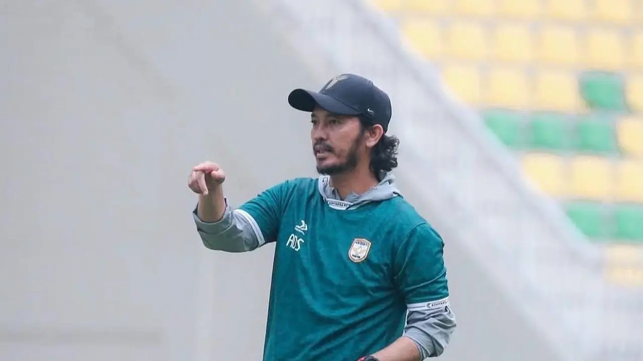Dominasi Pelatih Asing di Super League 2026/2027, Hanya Satu Nakhoda Lokal Bertahan