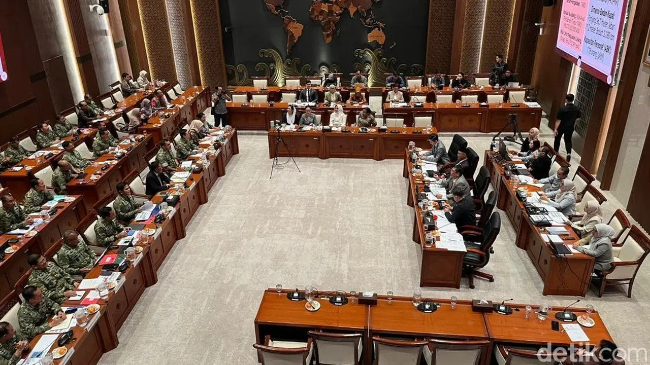 DPR Bahas Rencana Penjualan Eks KRI Ki Hajar Dewantara Senilai Rp 370 Miliar