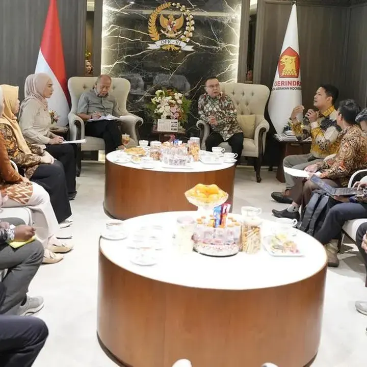 DPR Komitmen Dorong Kepastian Status Guru Non-ASN Pasca 2026