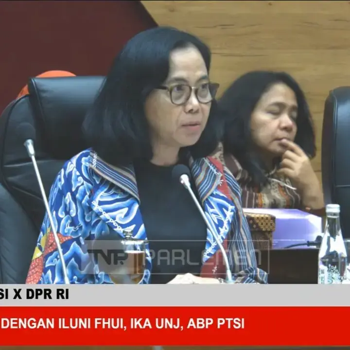 DPR Minta Anggaran Pendidikan 2027 Tepat Sasaran, Kesejahteraan Guru Jadi Fokus