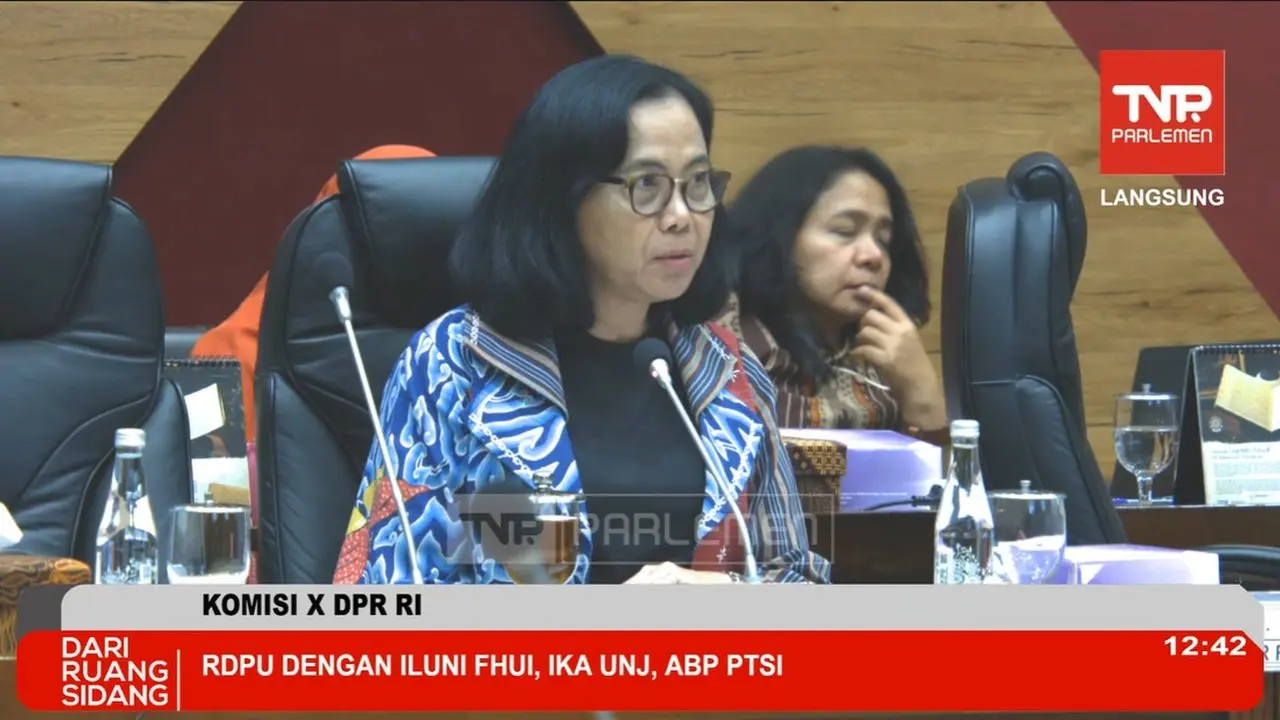 DPR Minta Anggaran Pendidikan 2027 Tepat Sasaran, Kesejahteraan Guru Jadi Fokus
