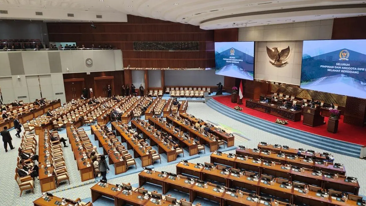 DPR Sahkan Revisi UU Kehutanan Jadi Usul Inisiatif