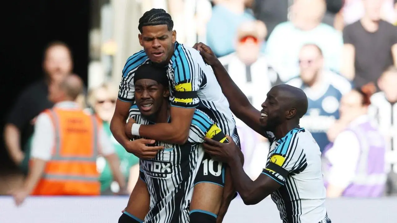 Elanga Buka Keunggulan Newcastle atas Liverpool di Babak Pertama