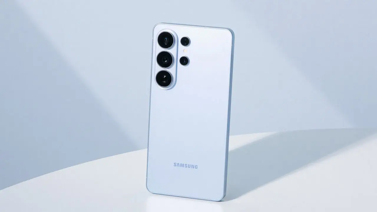 Galaxy S27 Tak Akan Tiru Fitur Kamera iPhone Terbaru, Ini Alasannya