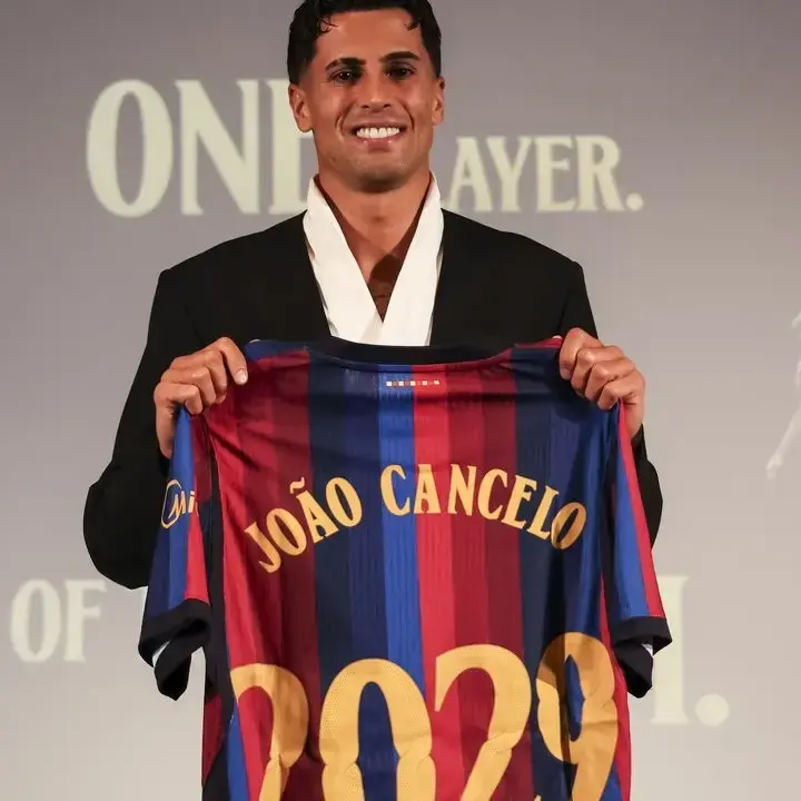 Joao Cancelo Yakin Barcelona Punya Modal Juara Liga Champions