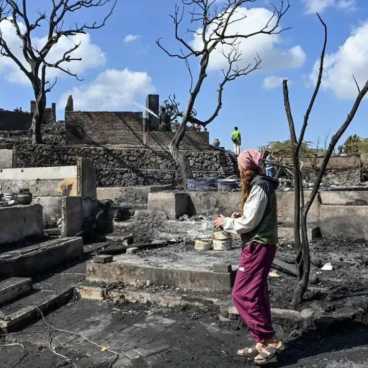 Kebakaran Hebat Landa Kampung Adat Sade NTB, 129 Rumah Hangus