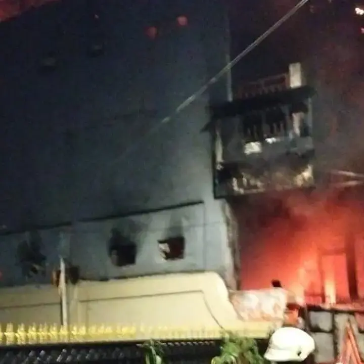 Kebakaran Maut di Tebet: 4 Tewas, Penghuni Loncat dari Lantai 2