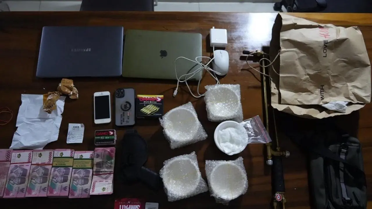 Markas Penyelundup Emas Ilegal ke Hong Kong Digeledah Bareskrim