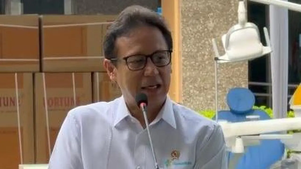 Menkes Budi Buka Jalur Donasi Publik untuk Percepat Pemulihan Fasilitas Kesehatan di NTT