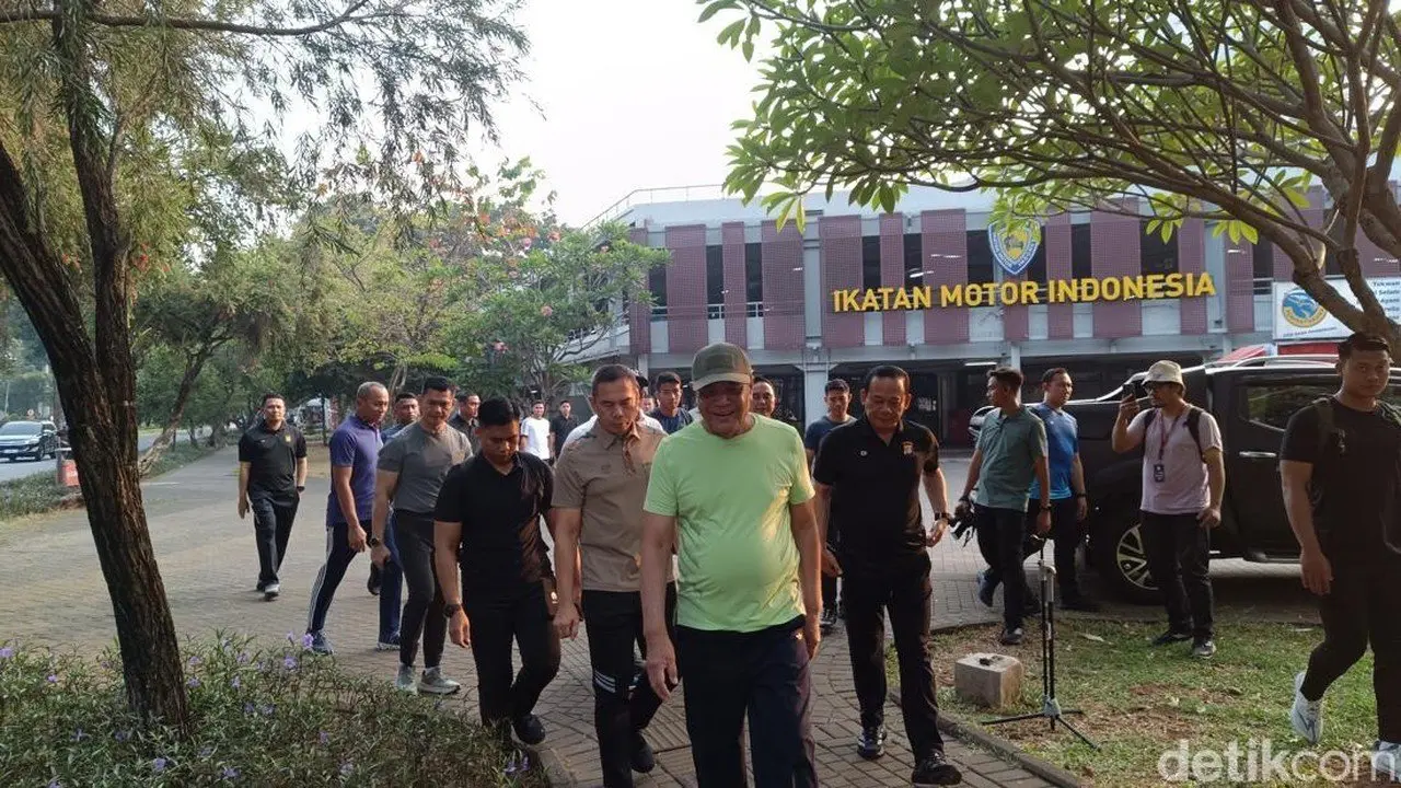 Menko Polhukam Bersama Pangdam Jaya dan Kapolda Metro Gelar Olahraga Pagi di GBK