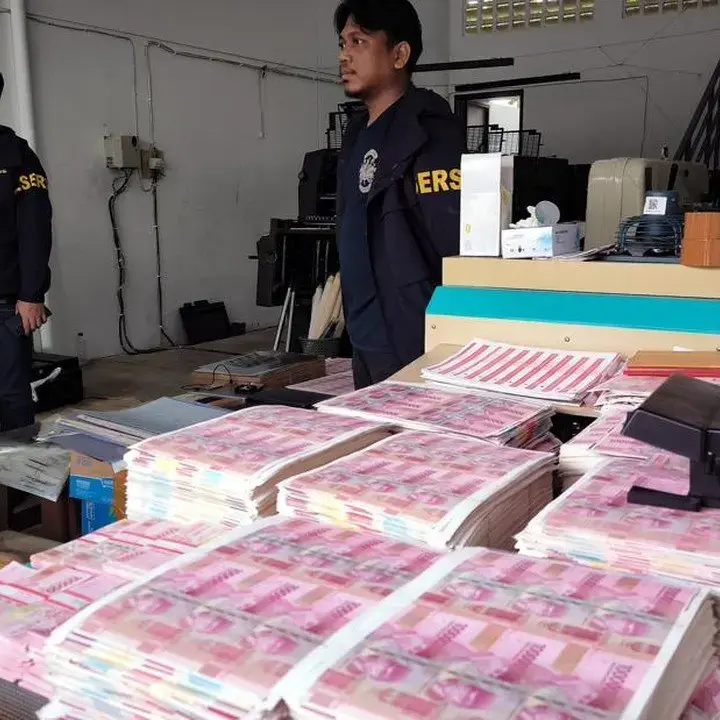 Pabrik Uang Palsu di Tangsel Dibongkar, Polisi Terluka Kena Pecahan Kaca