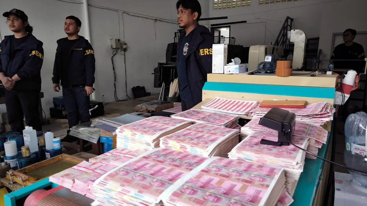 Pabrik Uang Palsu di Tangsel Dibongkar, Polisi Terluka Kena Pecahan Kaca