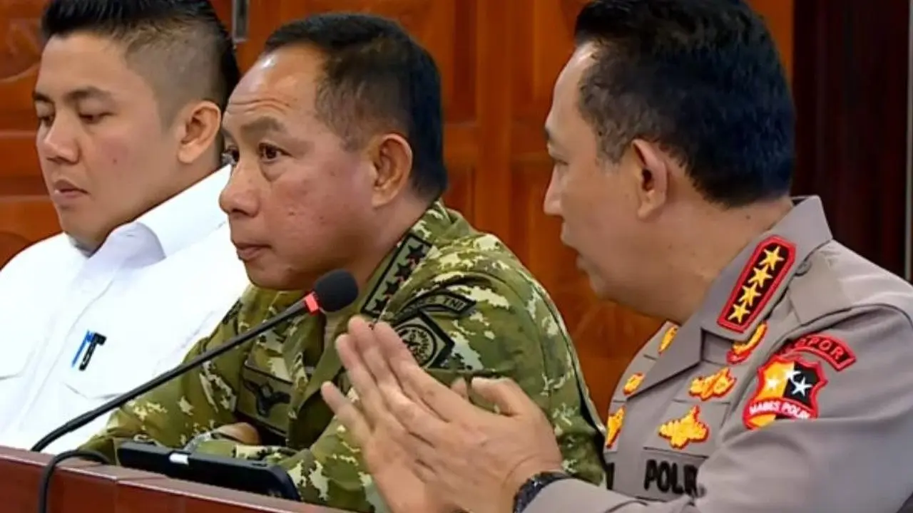 Polri Kirim 300 Personel untuk Karhutla Kalbar, Siap Respons Kebakaran di Way Kambas