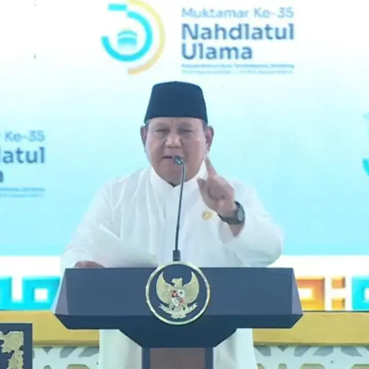 Prabowo Akui Keterlambatan Distribusi Layar Interaktif ke Pesantren NU