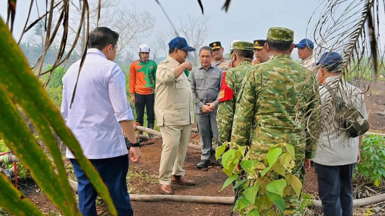 Prabowo Subianto Tinjau Langsung Penanganan Karhutla di Kalimantan