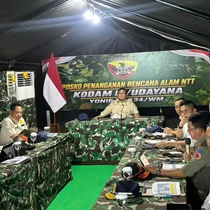 Prabowo Tinjau Langsung Penanganan Gempa NTT di Nagekeo