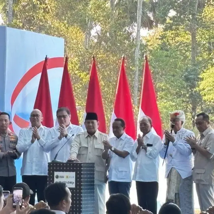Presiden Prabowo Luncurkan Proyek PLTS 100 GWp, Target Tiga Tahun
