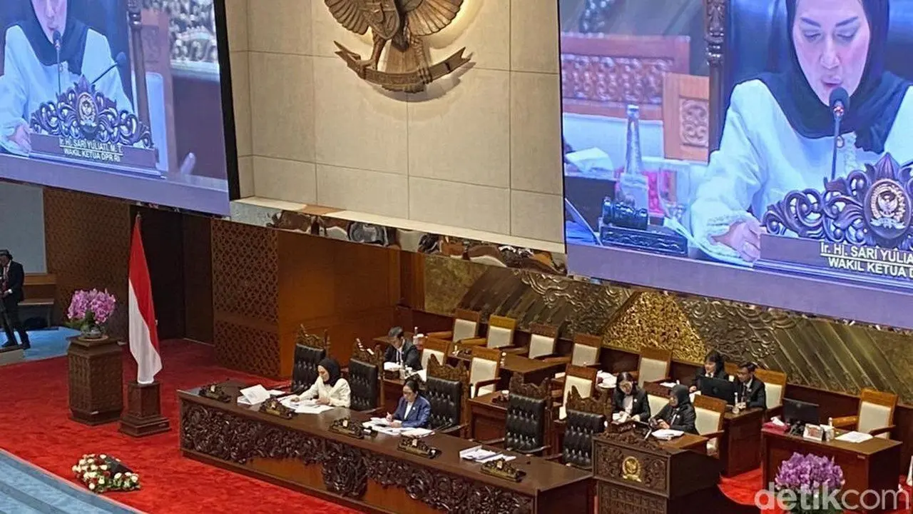 Puan Maharani Hadiri Paripurna DPR Bahas RUU Perampasan Aset