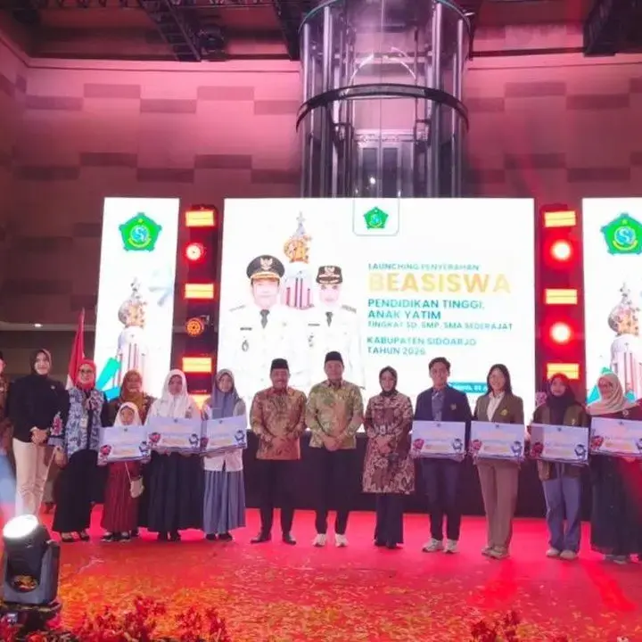Ribuan Pelajar dan Mahasiswa Sidoarjo Terima Beasiswa Pendidikan
