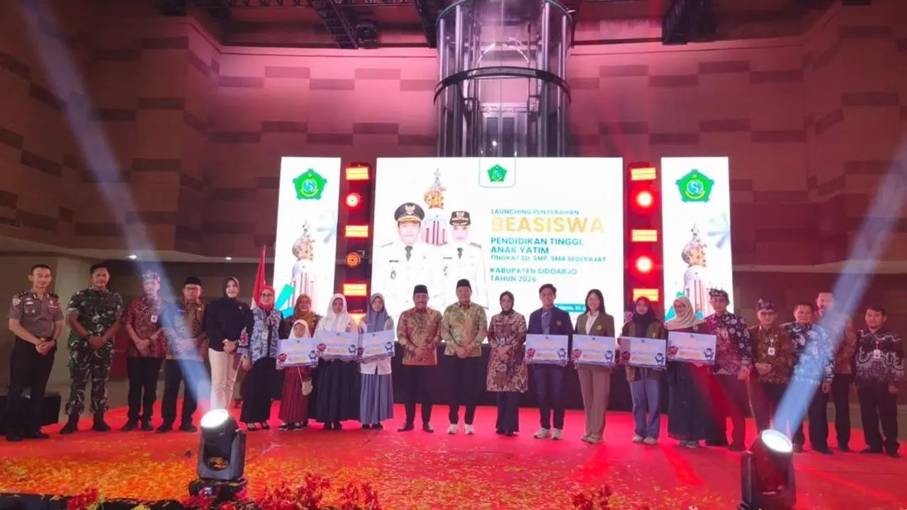 Ribuan Pelajar dan Mahasiswa Sidoarjo Terima Beasiswa Pendidikan