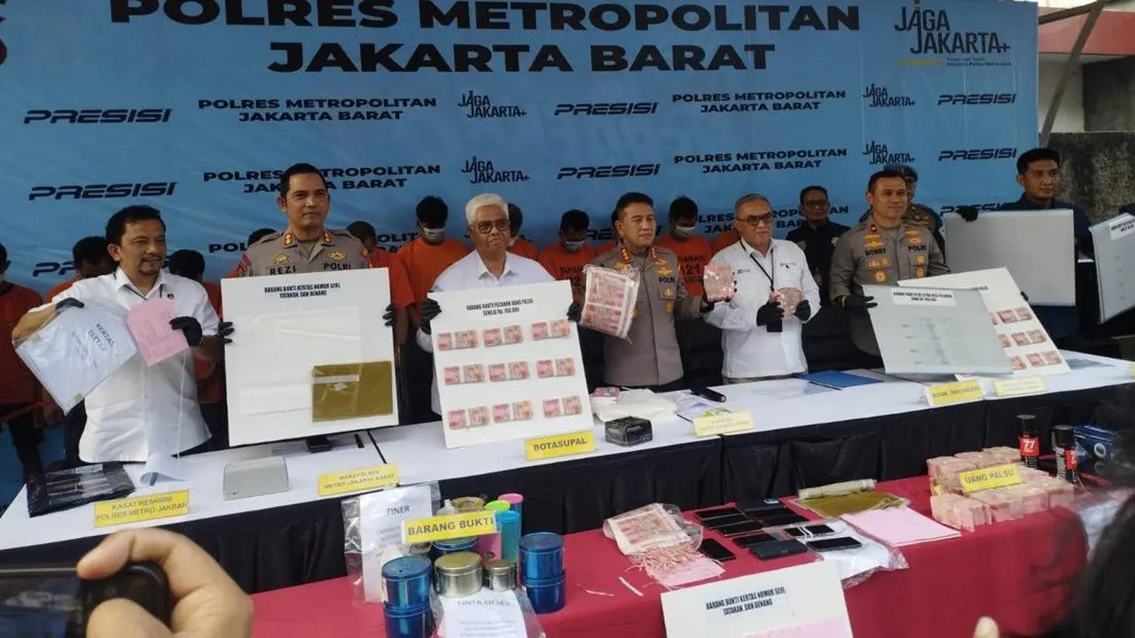 Sindikat Uang Palsu Rp 1,5 Miliar Dibongkar, 11 Tersangka Diringkus Polres Jakbar