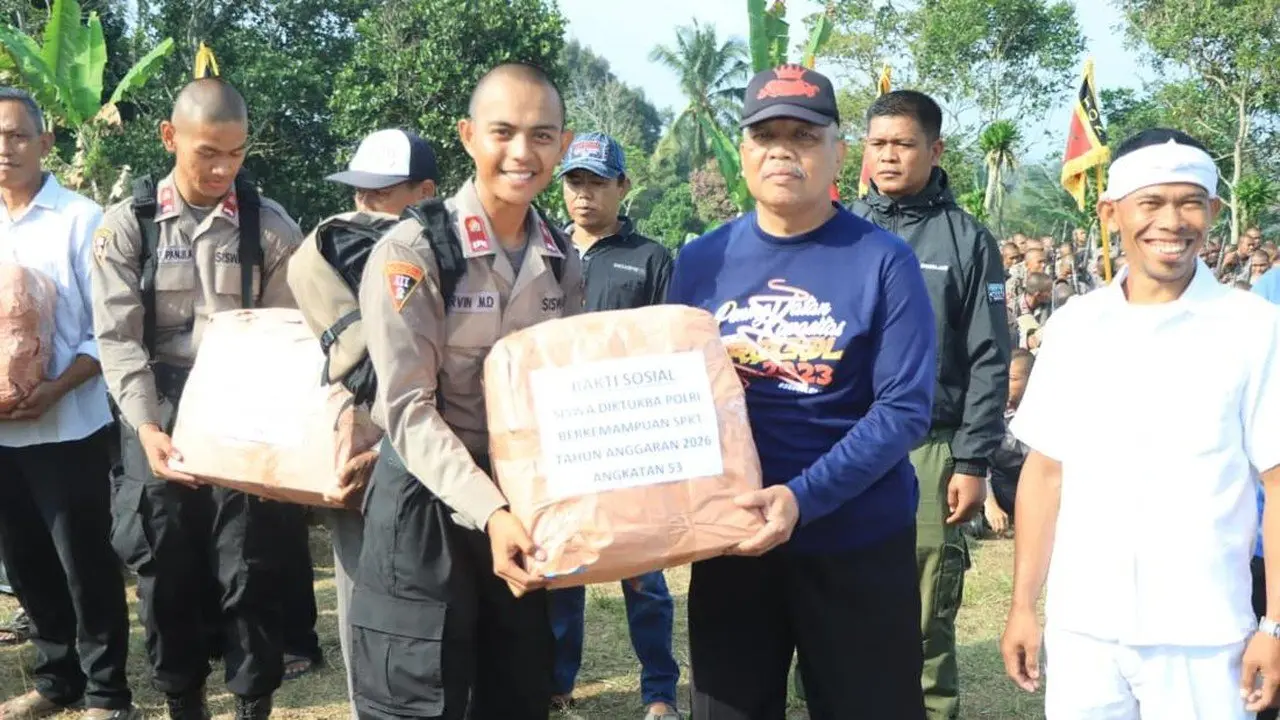 Siswa SPN Polda Metro Jaya Latihan Empati Lewat Bakti Sosial di Bogor