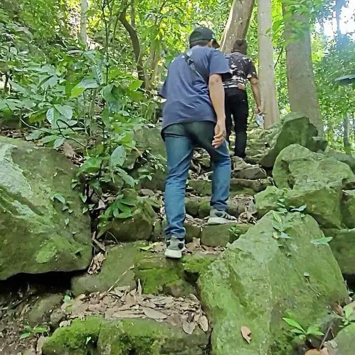 Situs Megalitikum Sukabumi Tercemar Sampah, Diduga Jadi Lokasi Ritual Menyimpang