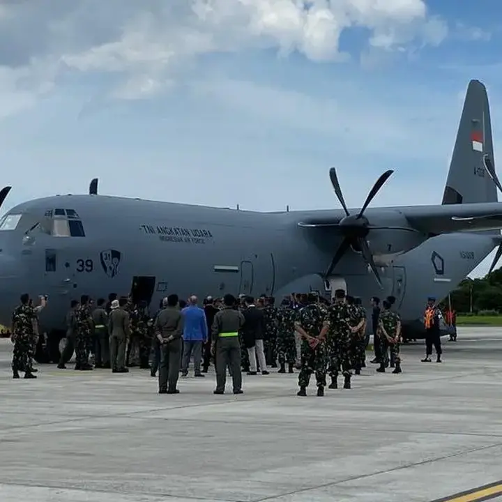 TNI AU Kirim 33,7 Ton Bantuan Gempa NTT via Pesawat Hercules dan A400M