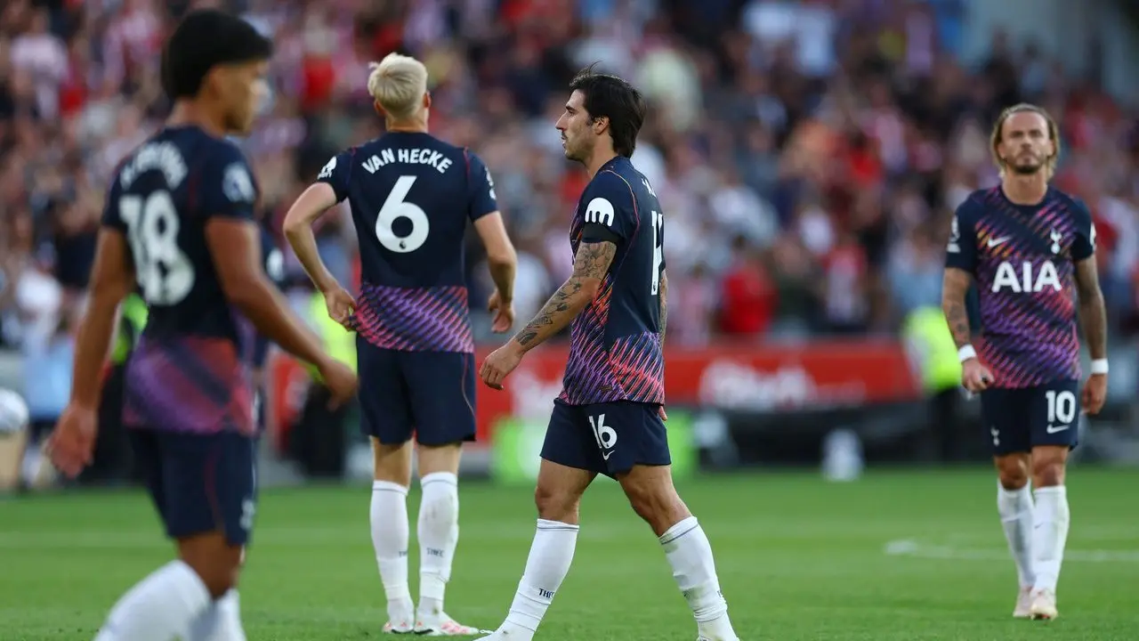 Tottenham Hotspur Tumbang di Laga Pembuka Liga Inggris Meski Borong Pemain Bintang