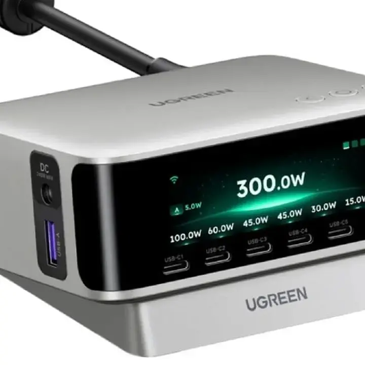 Ugreen Luncurkan Pengisi Daya Desktop 300W dengan Delapan Port dan Layar 3 Inci