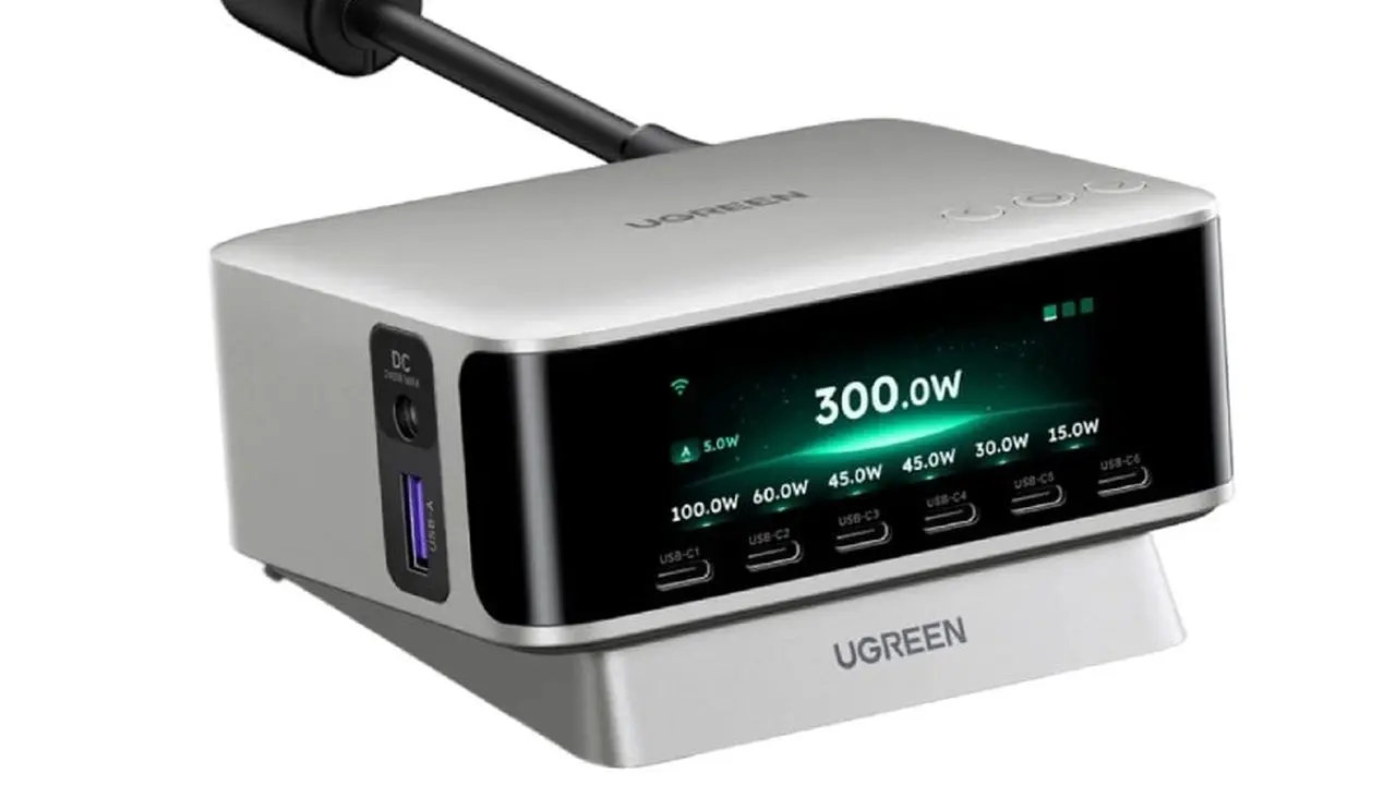Ugreen Luncurkan Pengisi Daya Desktop 300W dengan Delapan Port dan Layar 3 Inci