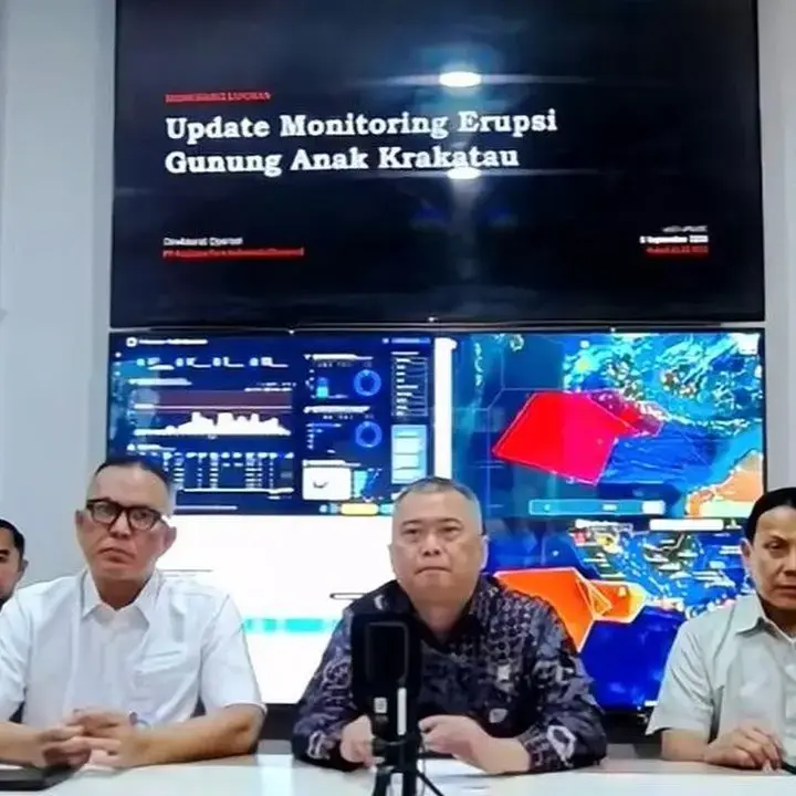Abu Gunung Anak Krakatau Tutup 6 Bandara, Termasuk Husein Sastranegara