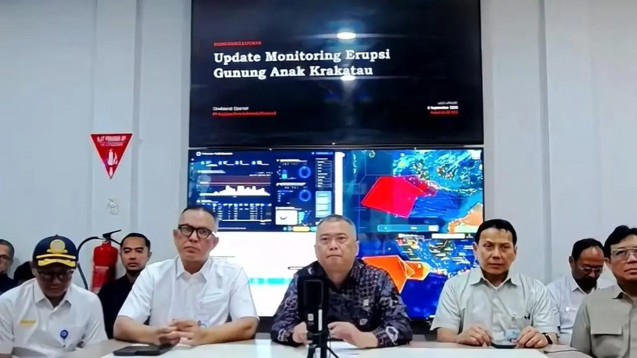 Abu Gunung Anak Krakatau Tutup 6 Bandara, Termasuk Husein Sastranegara