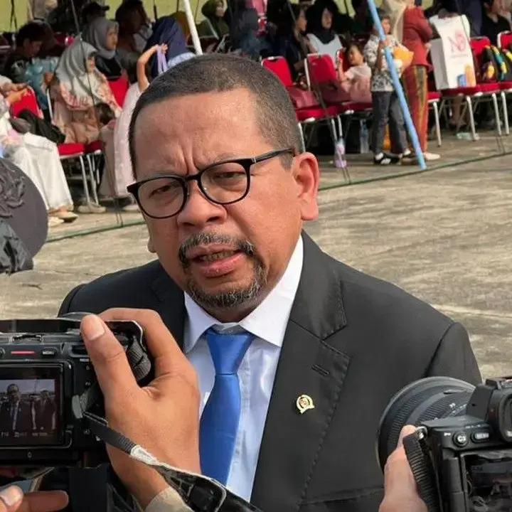 Abu Krakatau Meluas ke Lima Provinsi, PJJ Jadi Opsi Pendidikan di Jakarta?
