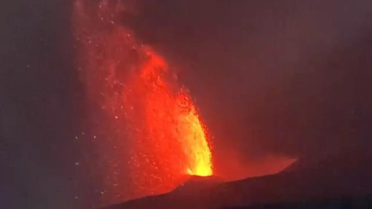 Abu Vulkanik Anak Krakatau 2026 Menyebar Lebih Luas dari 2018