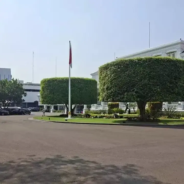 Abu Vulkanik Anak Krakatau Capai Istana Negara, Presiden Imbau Warga Pakai Masker