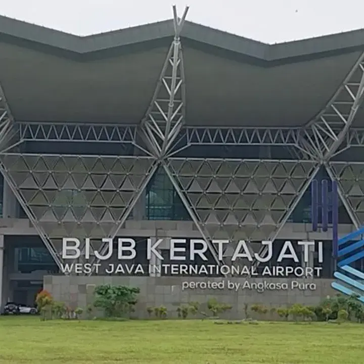 Abu Vulkanik Anak Krakatau, Dua Penerbangan Saudi Dialihkan ke Kertajati