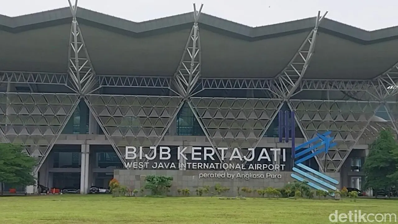 Abu Vulkanik Anak Krakatau, Dua Penerbangan Saudi Dialihkan ke Kertajati