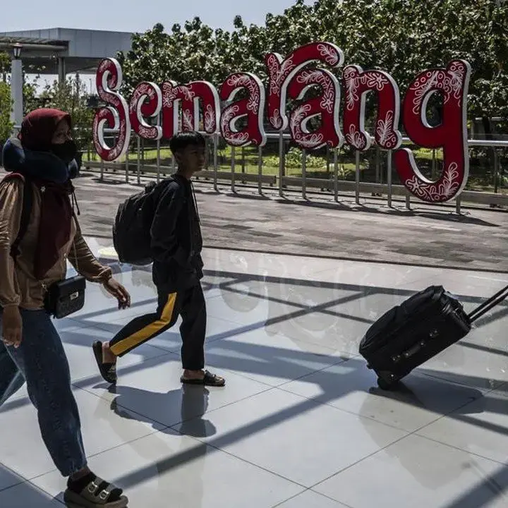 Abu Vulkanik Anak Krakatau Ganggu Penerbangan di Semarang, 11 Pesawat Batal Terbang