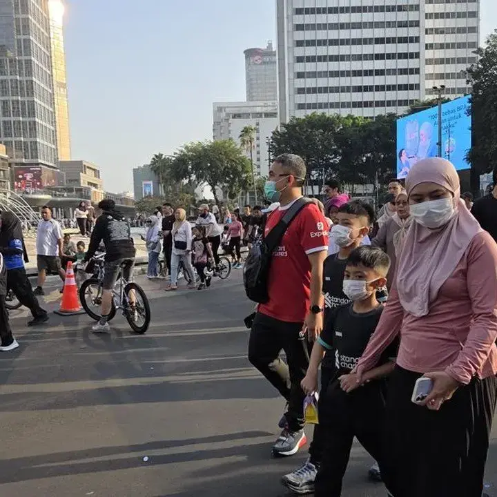 Abu Vulkanik Anak Krakatau Ganggu Warga Jakarta, Mata Perih dan Sesak Napas Melanda