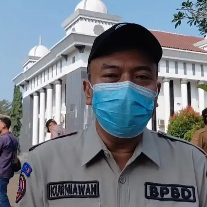 Abu Vulkanik Anak Krakatau Menipis di Pandeglang, Satu Rumah Rusak Ringan