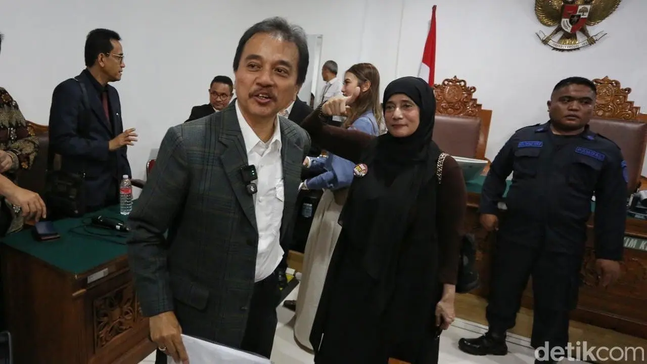 Abu Vulkanik Ganggu Penerbangan, Sidang Praperadilan Roy Suryo Ditunda