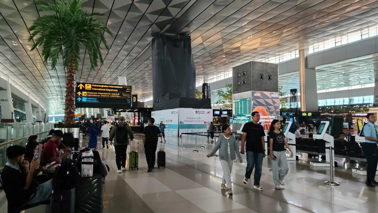 Abu Vulkanik Krakatau, Bandara Soetta Tutup Sementara, Penerbangan Dialihkan ke 6 Bandara Alternatif