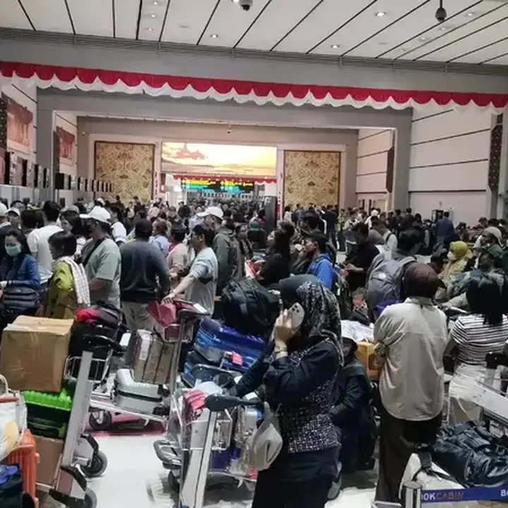 Bandara Soekarno-Hatta Sediakan Bus Gratis ke 4 Kota Besar Pasca Abu Vulkanik